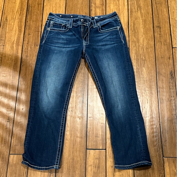 Miss Me Boyfriend Capri-Style Jeans - Picture 7 of 9